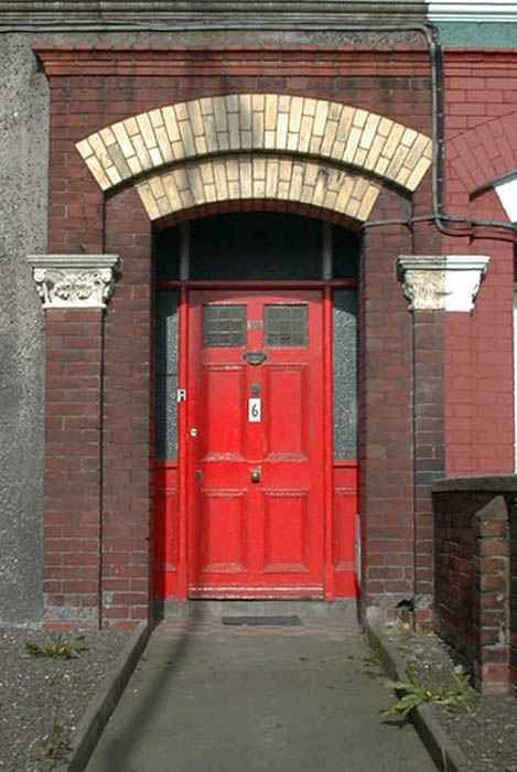 Doorway in Cork City.jpg 66.0K